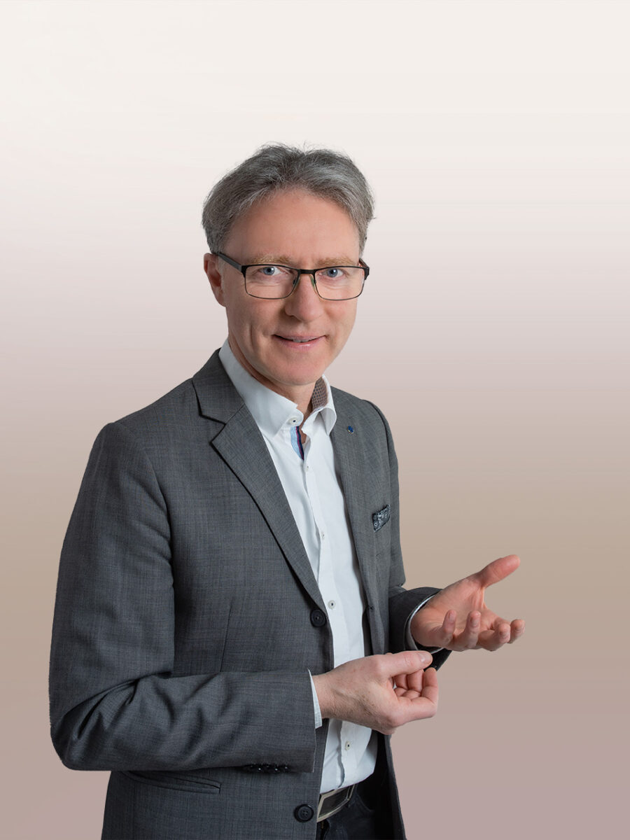 Mediator, Moderator Ralf Hasford